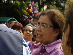 Fotos Manuel García y García.- Cuernavaca, Mor., a 10 de septiembre.- Una vez más, Ana Lilia Ocampo Castrejón, líder de la Asociación de Jubilados y pensionados Administrativos del Gobierno del Estado, desmintió categórica que la Dirección General del Instituto de Crédito, haya negado los préstamos a los 2,621 jubilados, pertenecientes a esa asociación, sino que algunos medios de comunicación entendieron mal la información, "porque ni el gobernador Graco Ramírez nos negó ese beneficio, sino al contrario, nos apoyó", dijo la líder.