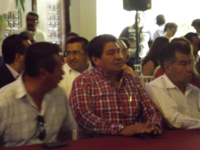 Filiberto González López, (al centro) Representante Nacional de la CTM.